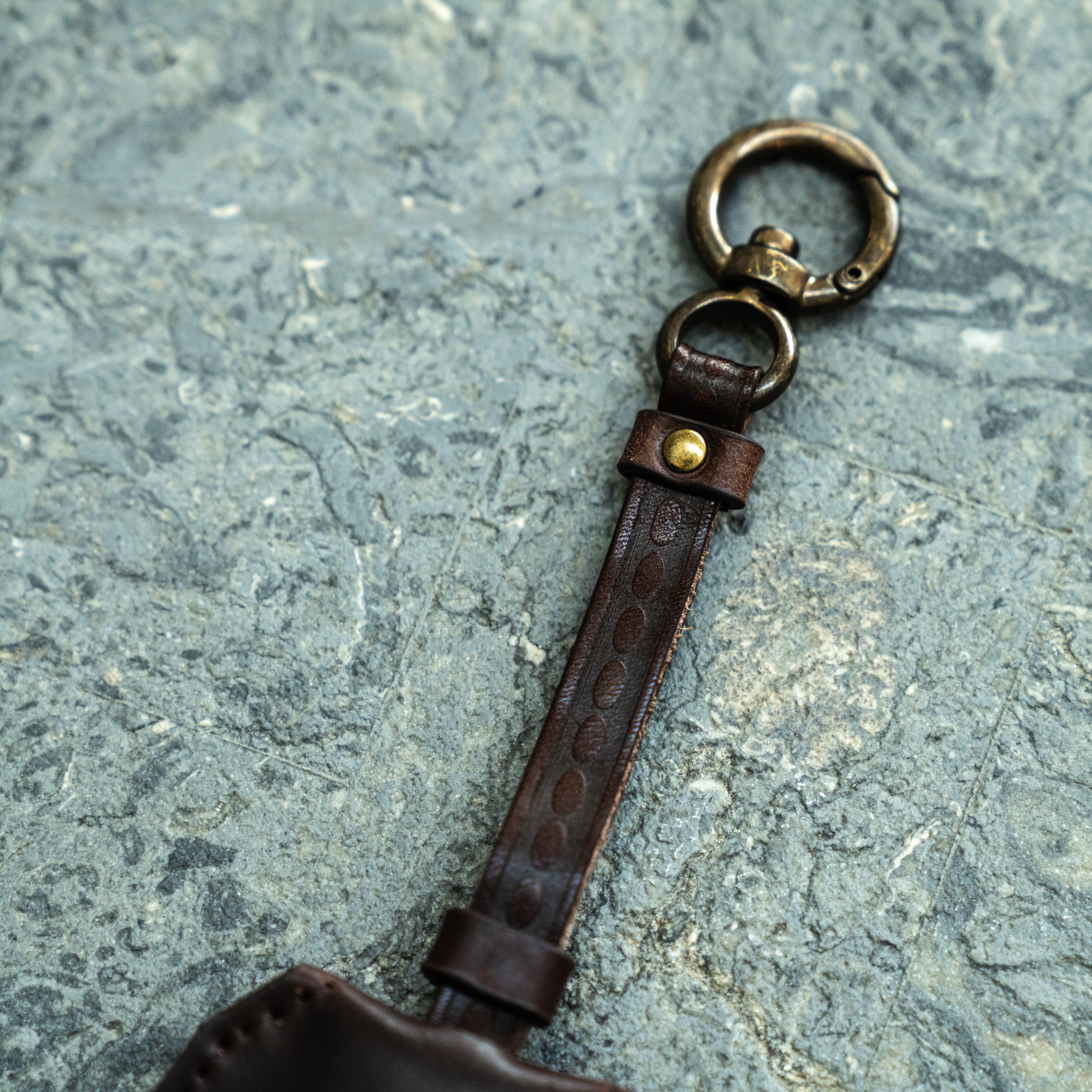 Maison Kinema クロシェットキーチェーン　コードバン crochet keychain