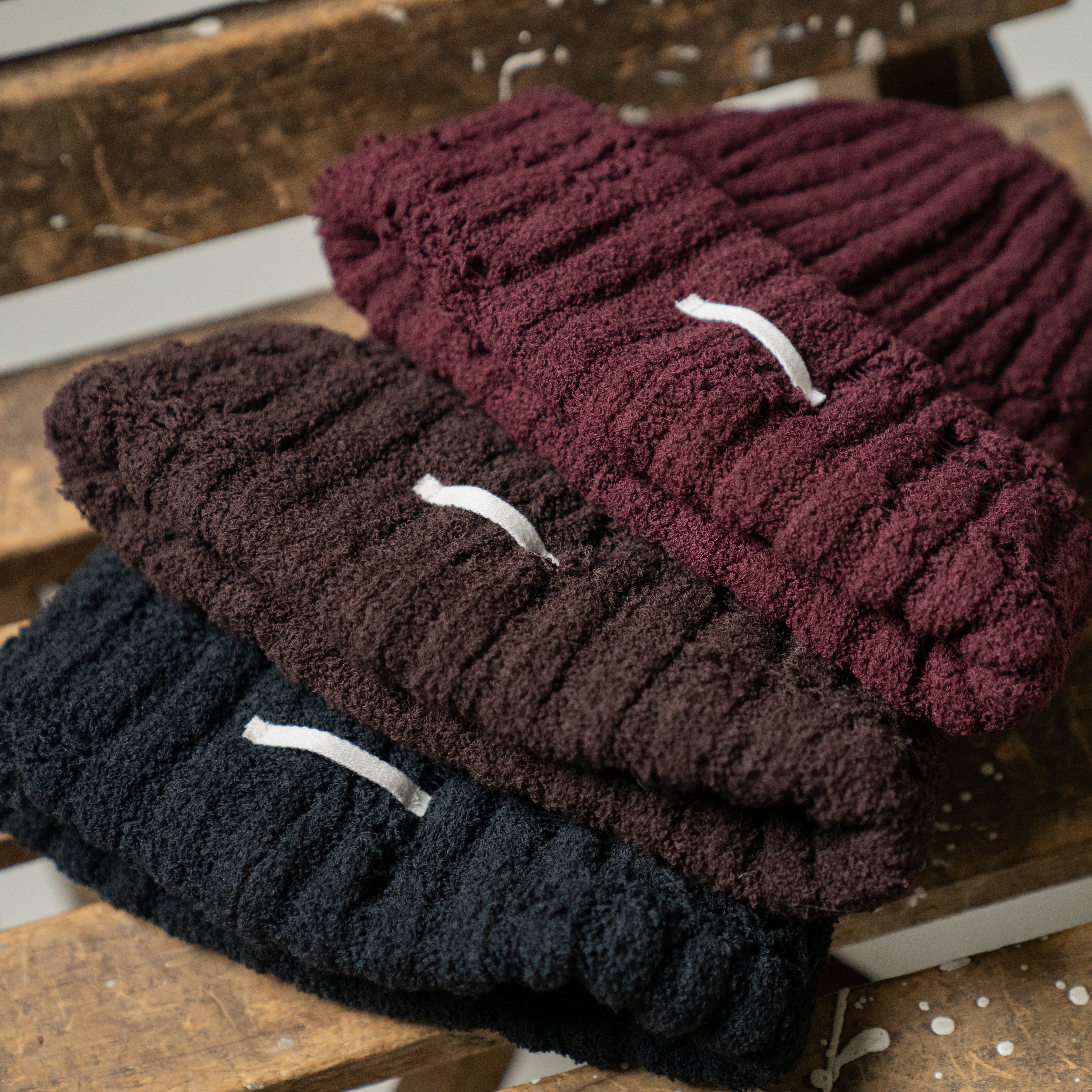 Pile damage knit cap